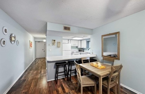 Ono Island Condo | Awesome location! Walk to Hangout and more - Beachfront complex with indirect side-views - IWW271