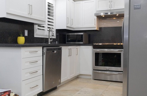 Brampton House | AWESOME MAIN HOUSE/BASEMENT IS SEPARATE SUITE