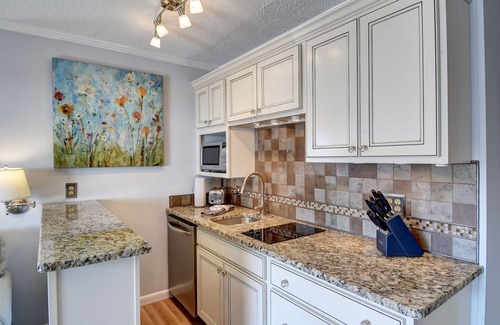 Hilton Head Island Condo | Awesome Ocean View! Coligny Area! UPDATED and CLEAN 1 Bedroom! 2 Bikes! #132