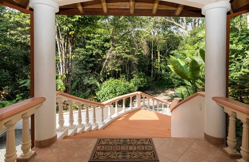 Dominical House | Awesome Ocean View & Amazing Wildlife!