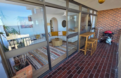 Wollongong CBD Apartment | Awesome outlook of Blue Mile Wollongong, beaches, pools, restaurants, harbour