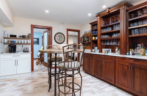 Siesta Key House | Awesome rustic Siesta Key private pool home!
