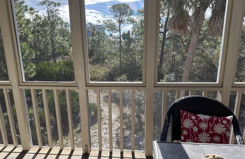 Plantation Cottage | Awesome St George Island Home, Walk to Beach! PET FRIENDLY