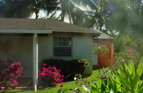 Lascelles Apartment | Awesome Tropical Villa Apartment in the Hub of Historic Holetown