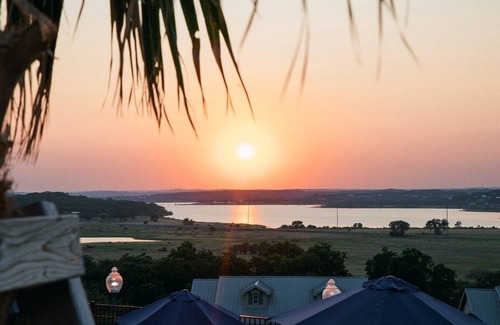 Canyon Lake Apartment | Awesome vacation spot!- 2BD/2BA - kitchen