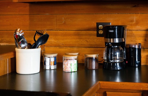 Pine Creek Cabin | Awesome views - private mountaintop cabin - outdoor fire pit + pet friendly!