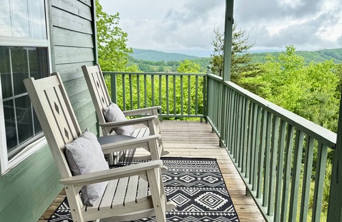Pine Creek Cabin | Awesome views - private mountaintop cabin - outdoor fire pit + pet friendly!