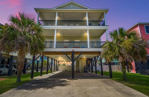 Garden City House | Awesome Views