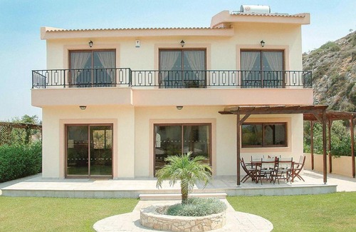 Pissouri Villa | Awesome Villa In Pissouri Bay W-