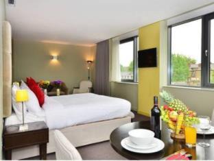 Battersea Apartment | Axiom Park Hotel