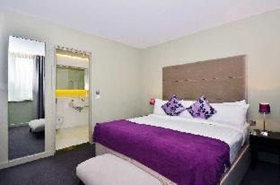 Battersea Apartment | Axiom Park Hotel