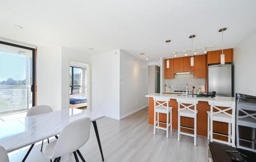 Port Coquitlam Apartment | Axis Peak, Entire Private Guest Suite