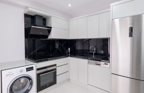 Cesme Apartment | Ayayorgi Residence Cesme, 1+1 Suit, Close to Ayayorgi Beach and Çeşme Marina