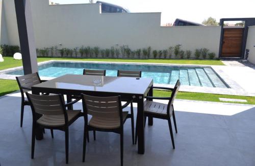 Cesme Villa | Ayayorgi süper havuzlu yeni