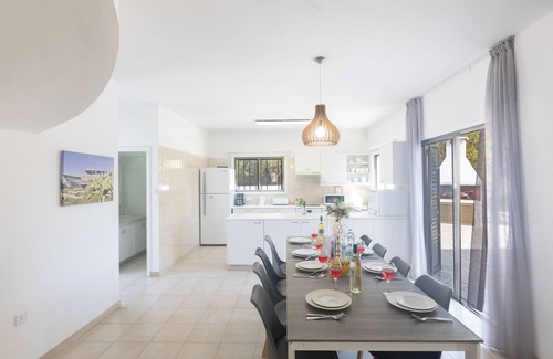 Ayia Napa Villa | Ayia Napa Holiday Villa MO3 - a villa that sleeps 10 guests in 4 bedrooms