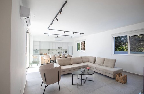 Ayia Napa Villa | Ayia Napa Kube Villa KB3 - a villa that sleeps 12 guests in 5 bedrooms