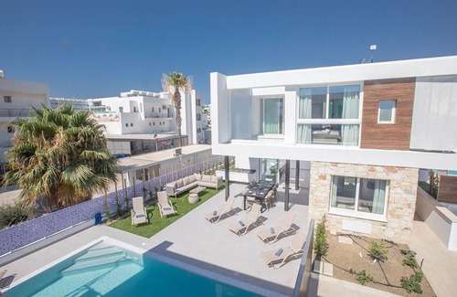 Ayia Napa Villa | Ayia Napa Kube Villa KB3 - a villa that sleeps 12 guests in 5 bedrooms