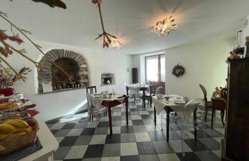 Aosta House | Aymon de Challant