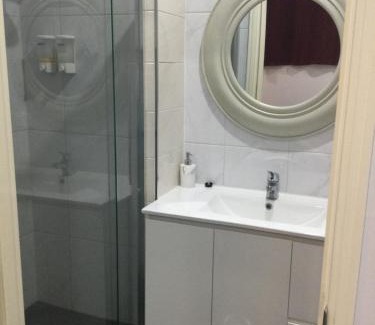 Ayr Hotel | Ayrline Motel