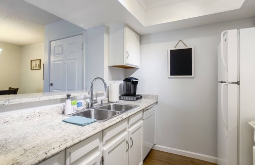 Tempe Condo | AZ Sunset-PRIME location-Tempe-Mesa-Phoenix-Close to Freeways- King Bed!