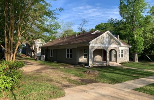 Tyler House | Azalea District Comfort and Charm