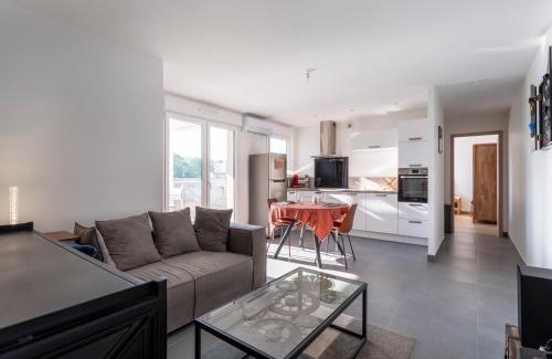 Haussonville-Blandan-Mon Desert-Saurupt Apartment | AZALEE - Parking gratuit - Terrasse couverte - Proche transport - Tout équipé