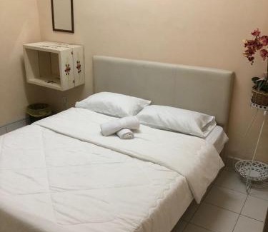 Bukit Baru House | Azaliza Homestay