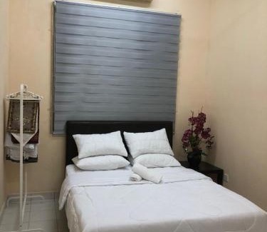 Bukit Baru House | Azaliza Homestay