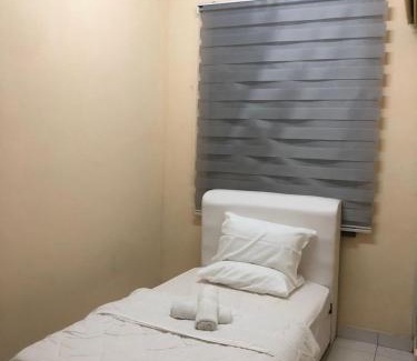 Bukit Baru House | Azaliza Homestay