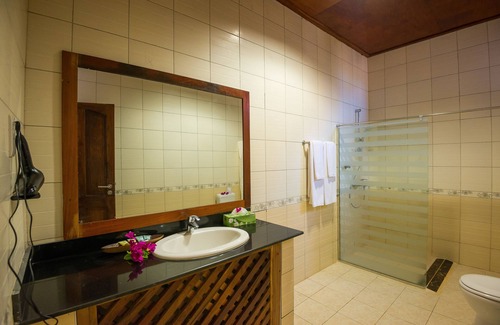Pongwe Hotel | Azao Resort & Spa