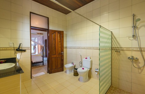 Pongwe Hotel | Azao Resort & Spa