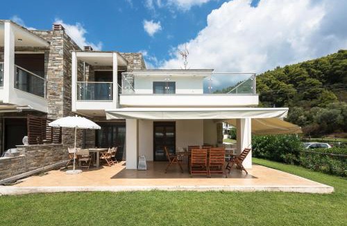 Sithonia Villa | Azapiko Dream Villa by Luxlikehome