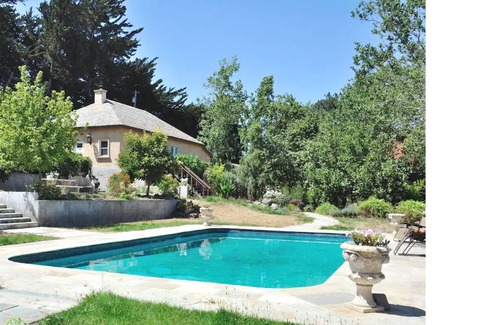 Petaluma House | Azari Vineyards Guest House with Pool!
