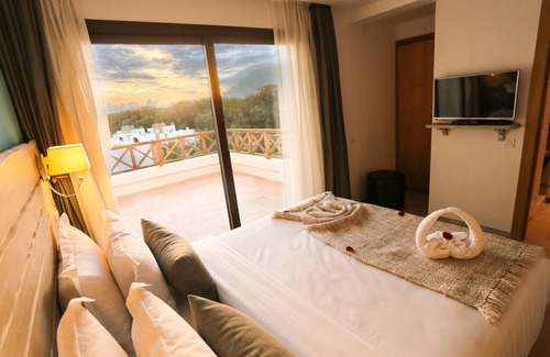 Stuka Hotel | Azembay