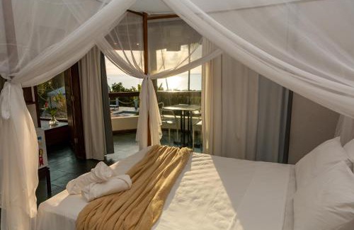 Santa Cruz Cabralia House | AZORAI - Refúgio Exclusivo para até 27 Pessoas com Piscina Vista Mar e Hidromassagem