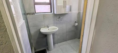 Kempton Park Apartment | Azrisi Apartments