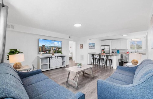 Myrtle Beach Apartment | Azul Condos - Ocean steps away - Full Kitchen