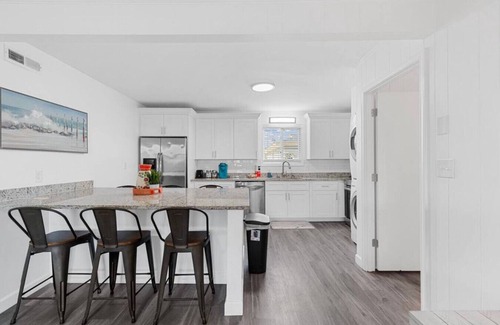 Myrtle Beach Apartment | Azul Condos - Ocean steps away - Full Kitchen