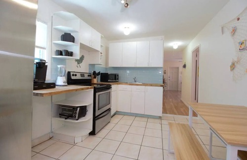 Mango Groves Apartment | Azul Oceano Cottage Oasis 5 Min Downtown and Beach