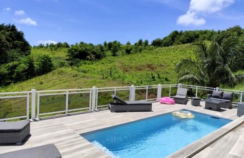 La Trinite Apartment | Azur, bas de villa piscine, vue mer