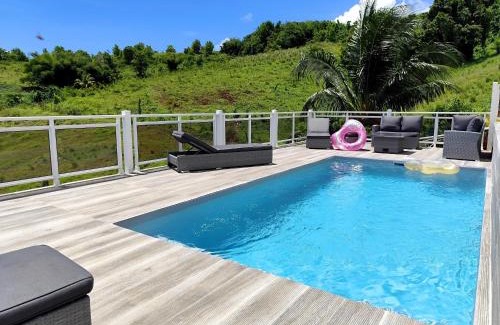 La Trinite Apartment | Azur, bas de villa piscine, vue mer