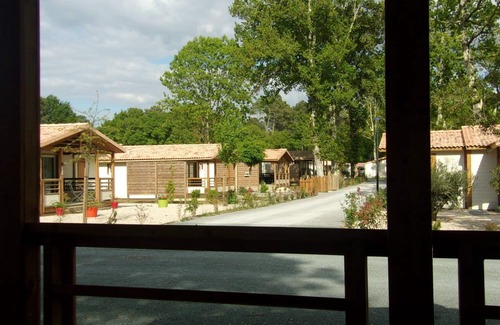 Azur Ski Chalet | AZUR: Chalet in residential park in the heart of a pine forest, near beaches and golf.