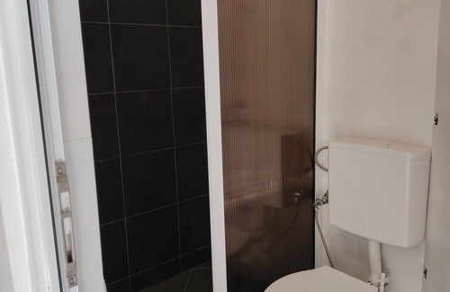 Dobra Voda Hotel | AZURA BAY HOTEL