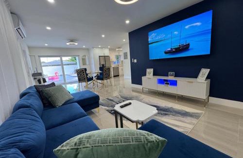 Pompano Beach House | Azure Dreams House Heated Pool Modern Design