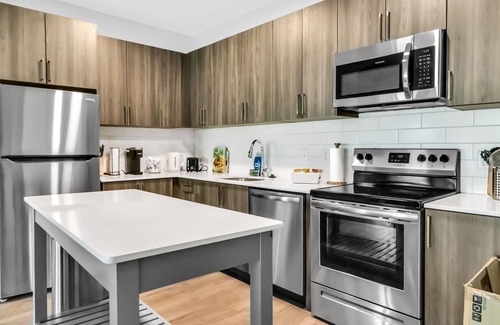 McLean Apartment | Azure Escape 2BR/2BTH: Tysons Oasis with Gym/Pool/Huddle Rooms + Parkingn