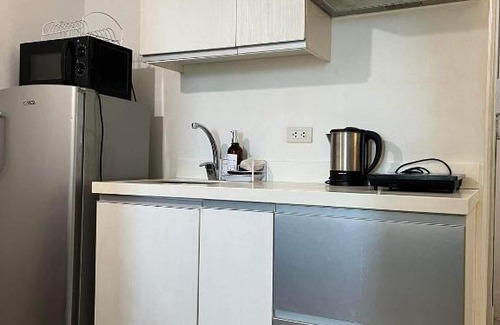 Don Bosco Apartment | Azure Resort Condo Staycation Paranaque