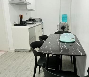 Pasay Apartment | Azure Urban Resort Maui Unit