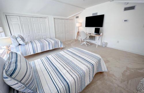 Shell Island House | Azure Waves by Sea Scape Properties