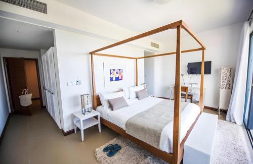 Roches Noires Apartment | Azuri Sea Front luxury apartment