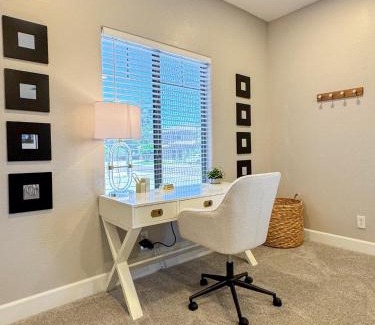 Queenland Manor House | Azurite Queen Creek
